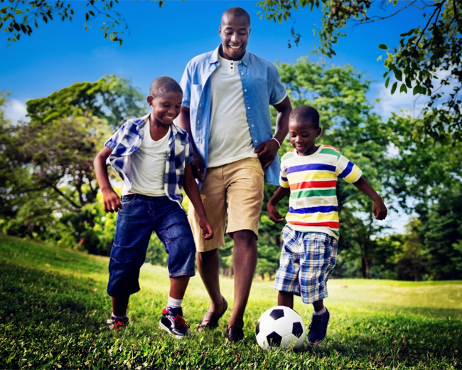 KIDS-DAD-SOCCER 650X520-png